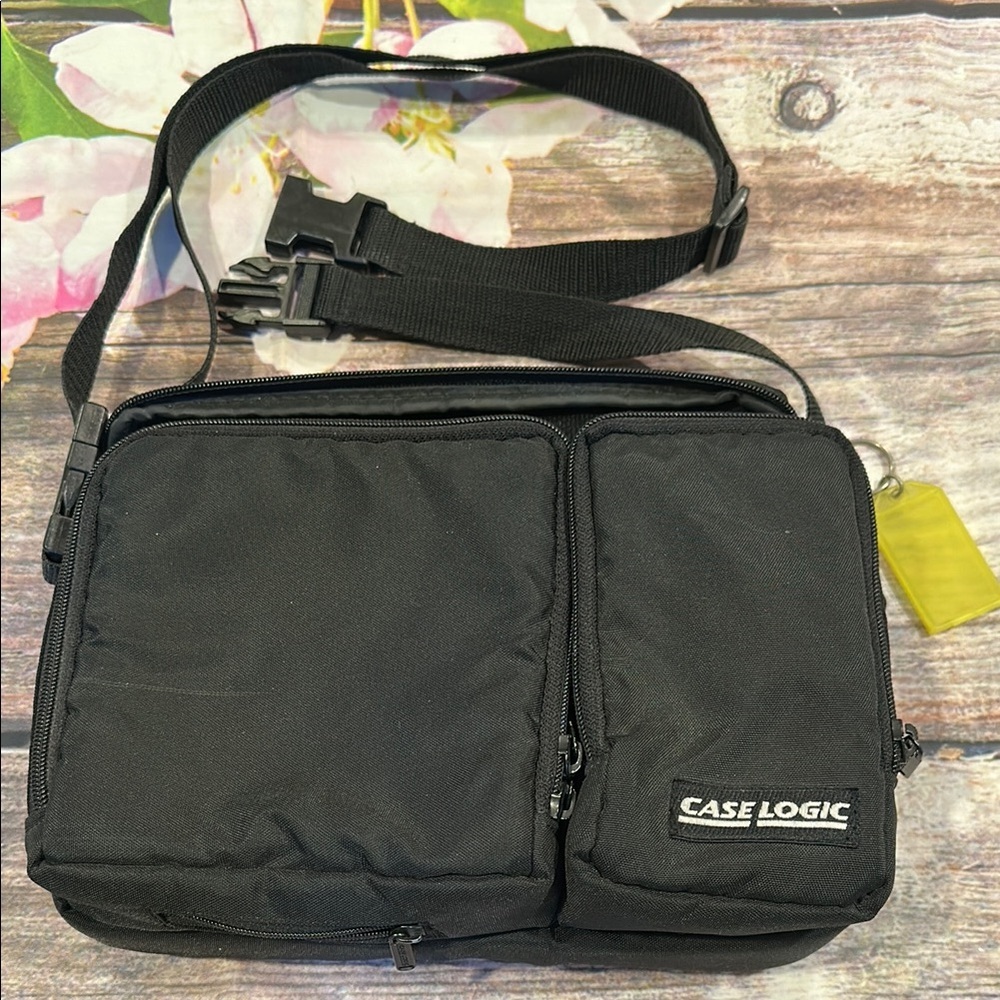Case Logic Vintage Black Camera/Travel Bag w/Adjustable Strap & Durable Material
